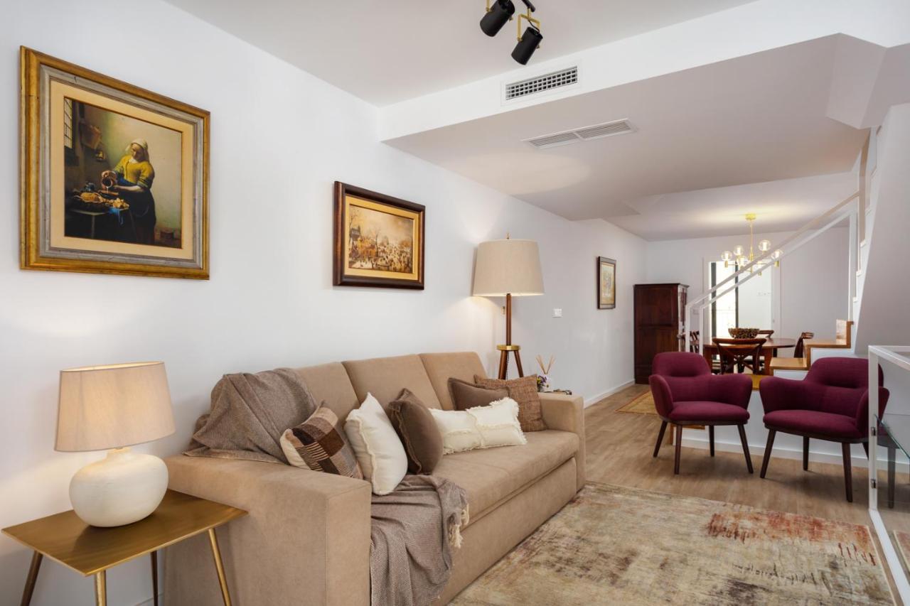 Stupendo-three Rooms-suite With Terrace -center -air Conditioning-free Park Appartement *