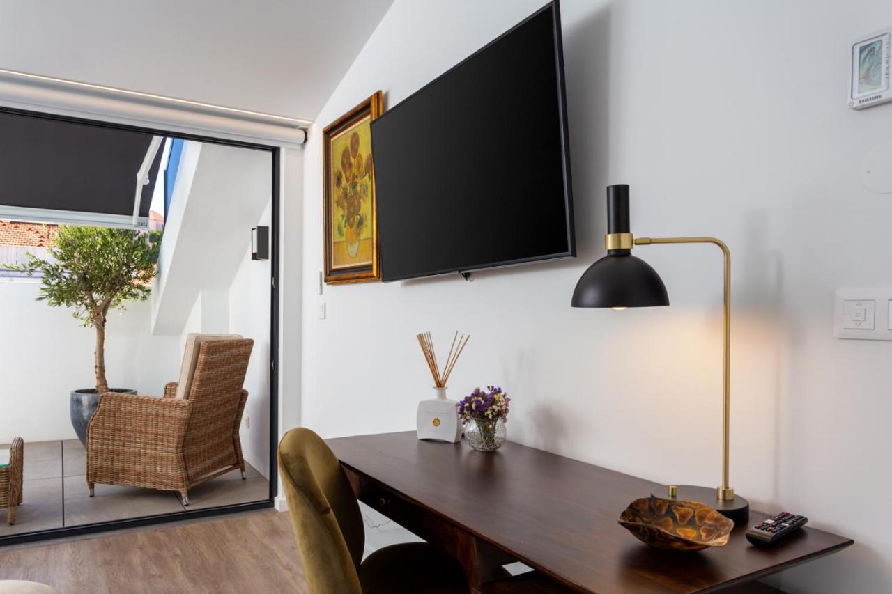 Appartement Stupendo-three Rooms-suite With Terrace -center -air Conditioning-free Park *