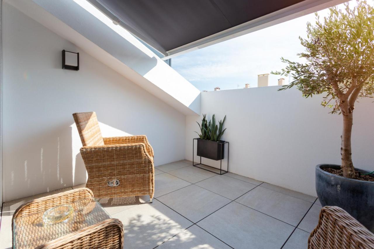 Stupendo-three Rooms-suite With Terrace -center -air Conditioning-free Park Appartement