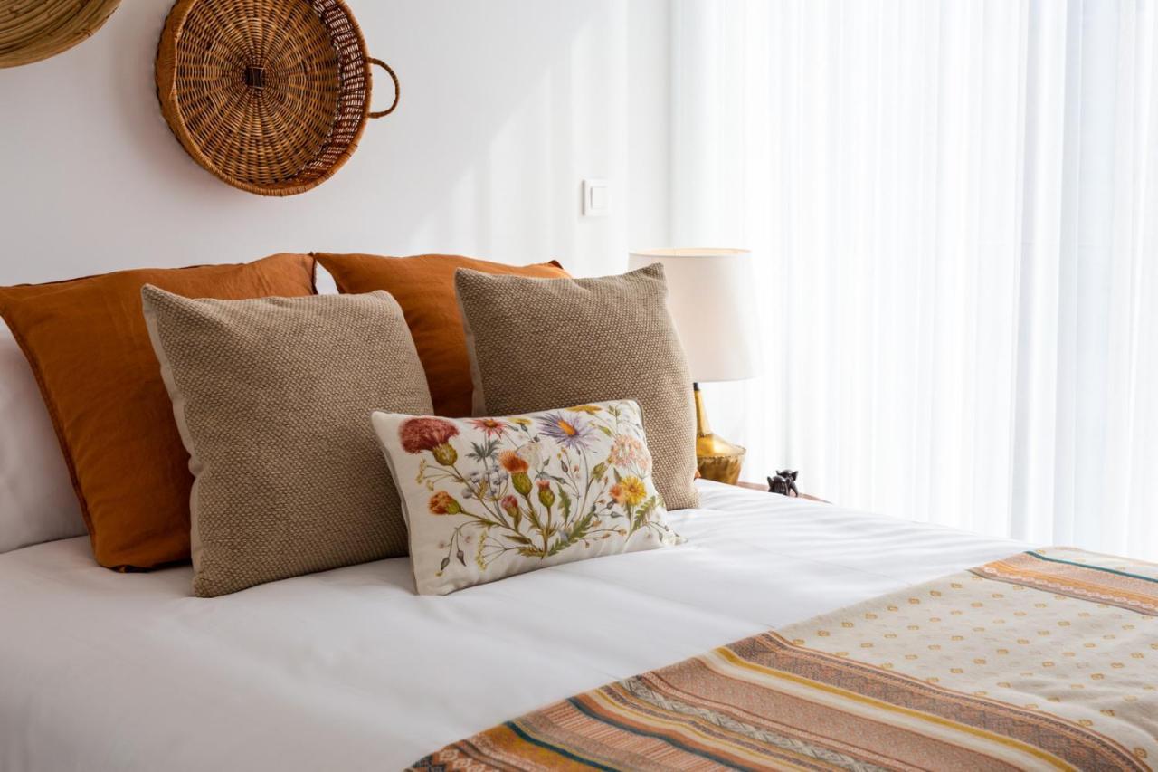 Stupendo-three Rooms-suite With Terrace -center -air Conditioning-free Park Appartement *